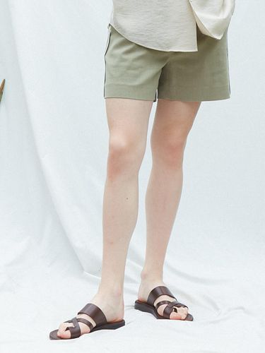 Side Point Short Pants _Khaki - MUGUET - Modalova