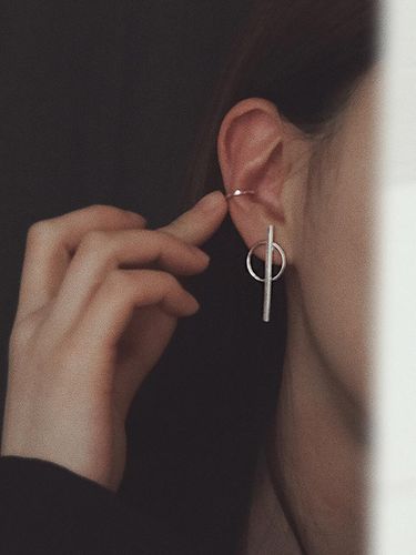 Basic Middle Ear Cuff - reinheart - Modalova