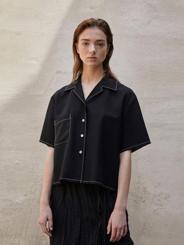 Pleats Back Blouse Black - AEER - Modalova