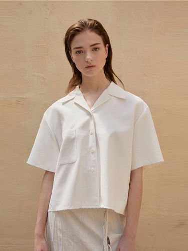 Pleats Back Blouse - AEER - Modalova