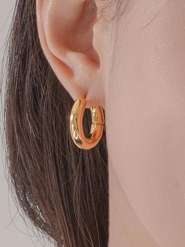 Bold Pipe Ring Earrings - Primaute - Modalova