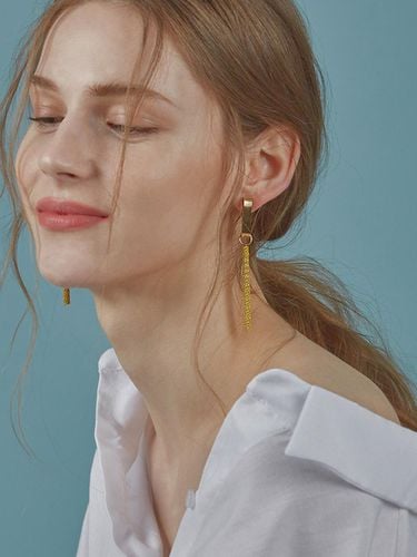 Chain Bar Earring Yellow - 803STUDIO - Modalova