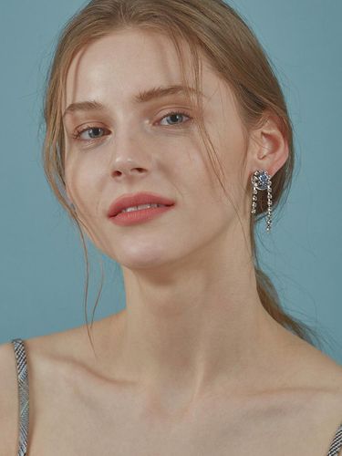 Becca Mini Crystal Earring Blue - 803STUDIO - Modalova