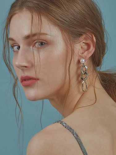 Pearl Mix Chain Drop Earring - 803STUDIO - Modalova