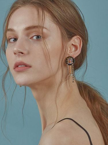 Ariana Crystal Drop Earring - 803STUDIO - Modalova