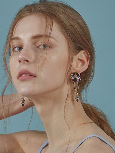 Selena Crystal Drop Earring - 803STUDIO - Modalova