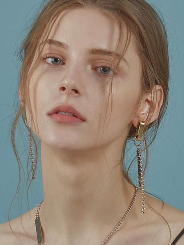 Crystal Bar Drop Earring - 803STUDIO - Modalova