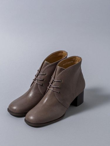 Lace-up Ankle Boots in Gray - heenn - Modalova