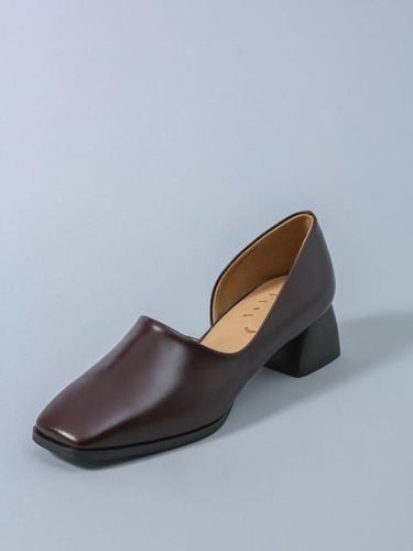 Square Pumps in Red Brown - heenn - Modalova