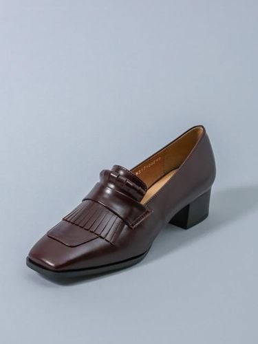 Tassel Loafer in Red Brown - heenn - Modalova