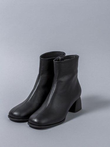 Vegetable Leather Boots - heenn - Modalova