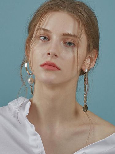 Unbalanced Ring Drop Earring - 803STUDIO - Modalova