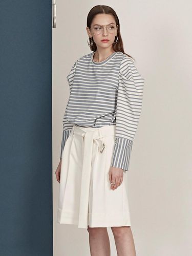 Tuck Detail Half Pants - LE YIEL - Modalova