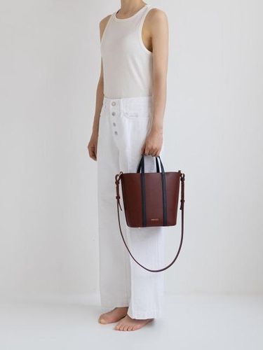 Way Bucket Bag Marsala - AMBIVALENCE - Modalova