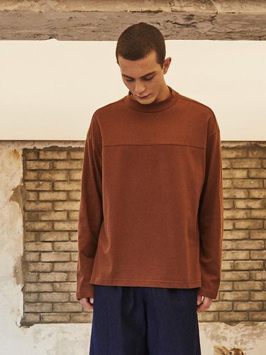 Mock Neck Long Sleeve Brick - ROYAL `WE - Modalova