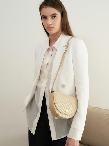 Knot Lune Quilted Saddle Bag_Beige - OSTKAKA - Modalova