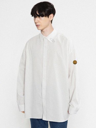 Dot Smile Embroidery Overfit Shirts_White - GRAVER - Modalova