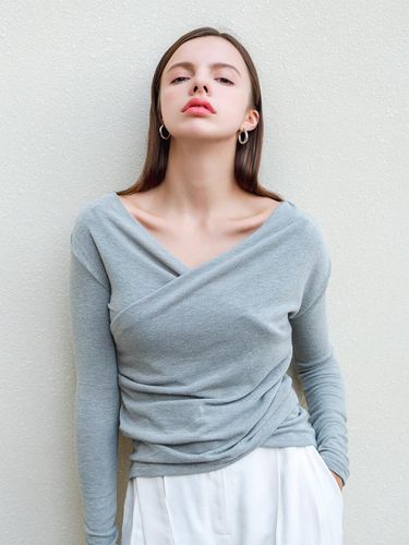 Feminine Vneck Pintuck Wrap T-Shirt_Gray - 320SHOWROOM - Modalova