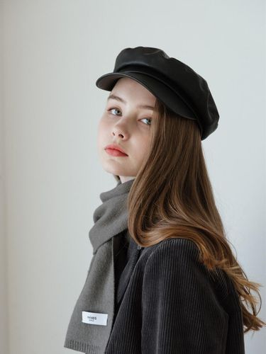 Niort Faux Leather Newsboy Cap - MANES - Modalova