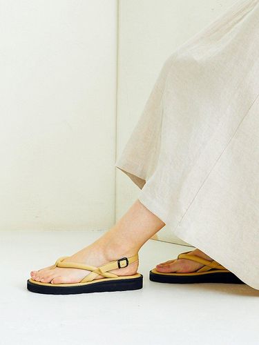 BKS2003 Hoji Sandals Beige - Byeuuns - Modalova