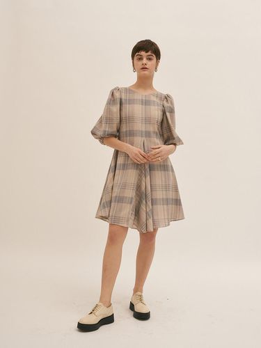 Two Way Volume Dress Beige Check - BLUV - Modalova