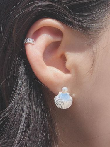 Silver_SV Small SS Pearl Earring - POSTLUDE - Modalova