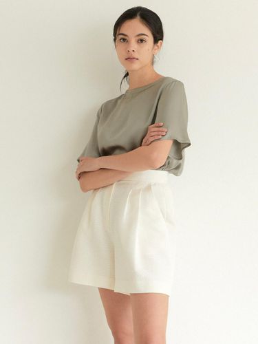 A-Line Tucked Shorts White jacquard - BLUV - Modalova