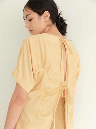 Back Open Shirring Blouse - BLUV - Modalova