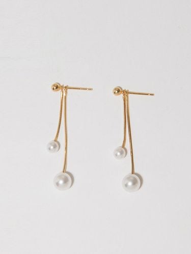 Mono Pearl Two way Drop Earring - TATIANA - Modalova