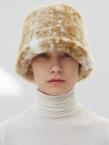 Faux Fur Lampshade Hat_Beige - AWESOME NEEDS - Modalova