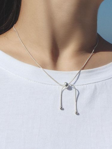 Silver_SV Ball Slide Necklace - POSTLUDE - Modalova