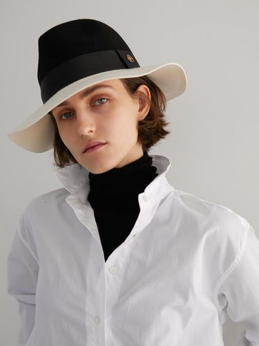 Half N Half Hat Black White - NUHAT - Modalova