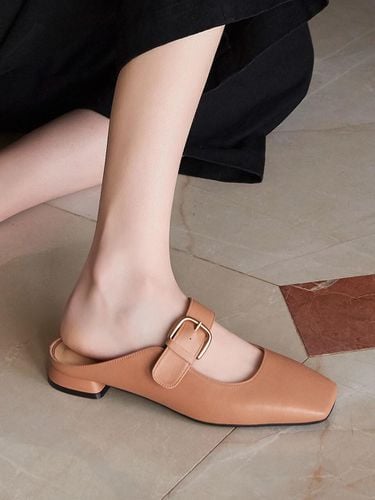 N20-S174_Backless Mary-Jane Loafer_Taupe - NONETHELESS - Modalova