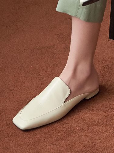 N20-S179_Backless Loafer_Cream - NONETHELESS - Modalova