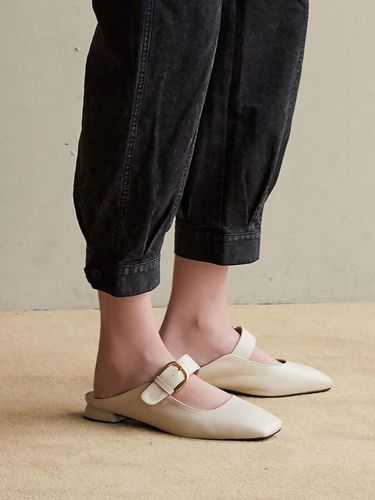 N20-S174_Backless Mary-Jane Loafer_Cream - NONETHELESS - Modalova