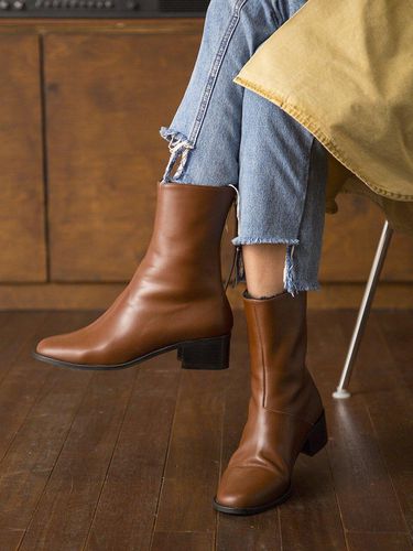 Ann Ankle Boots Tan - Byeuuns - Modalova