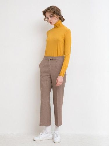 Turtle Neck T Shirt Mustard - BLUV - Modalova