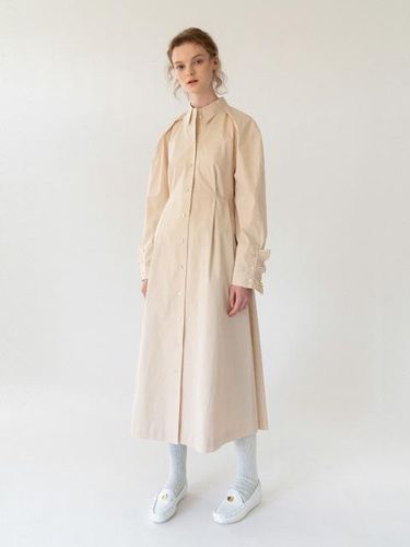 Pleated Cuffs Dress Beige - ANNE AND THE CRWD - Modalova