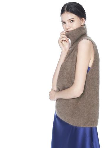 High Neck Sleeveless Knit Camel - THE SUIN - Modalova