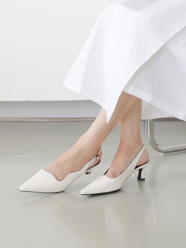 WM Slingback Shoes_White_20518 - MOL:pin - Modalova