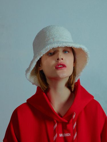 Teddy Bucket Hat 002 White - MUDIDI - Modalova