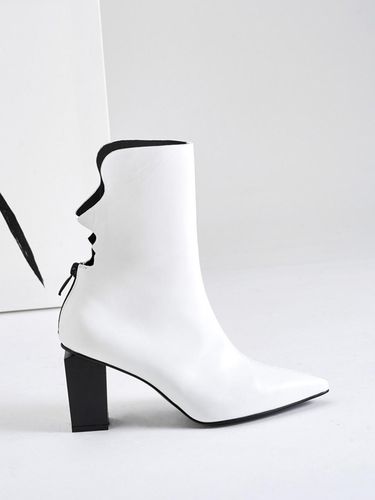 L O V E Visage Boots 2_White - MODERN ALCHEMIST - Modalova