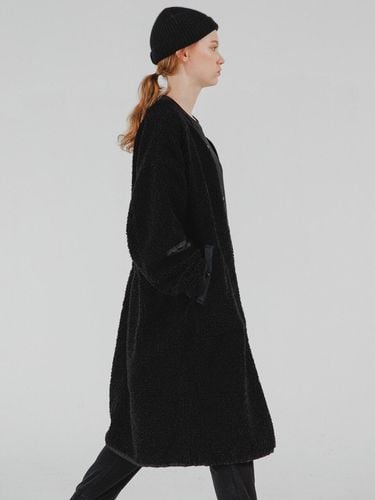 Boa Reversible Coat - CHAMASPORTSLAB - Modalova