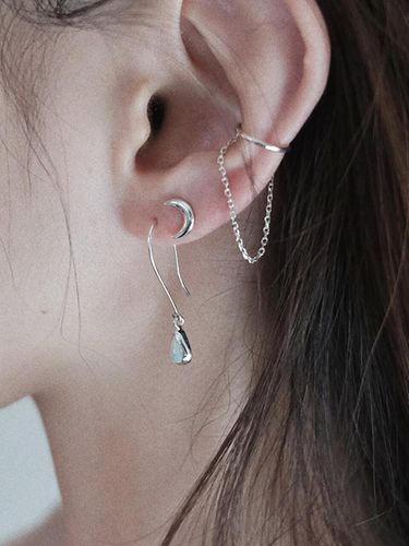 Middle Chain Ear Cuff - reinheart - Modalova