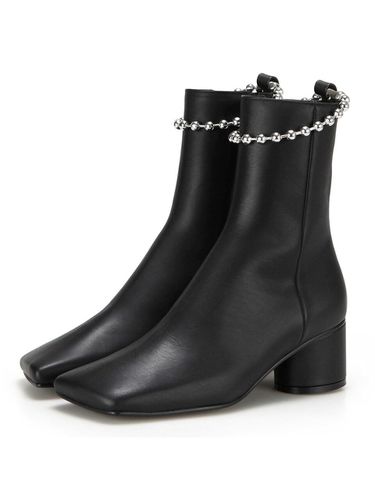 Squared Toe Ankle Boots_Black - FLAT APARTMENT - Modalova