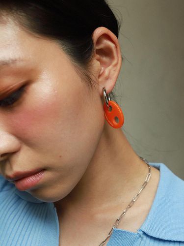 Pig Nose Hoop Earrings Orange - August Harmony - Modalova