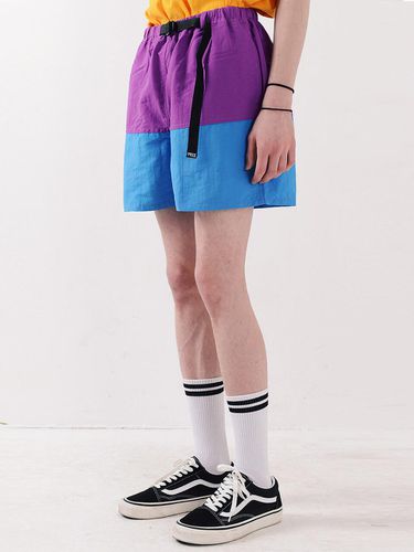 Nylon Color Block Shorts Purple - PIECEMAKER - Modalova