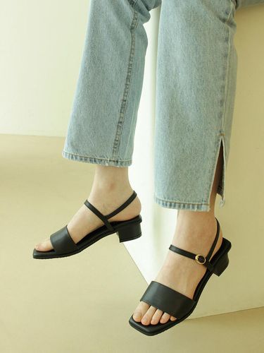 Square Toe Strappy Sandals_Black - CESTI - Modalova