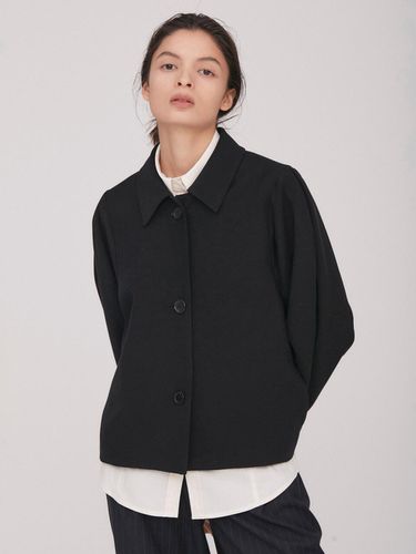 Luz Volume Short Jacket_Black(pleats) - BLUV - Modalova