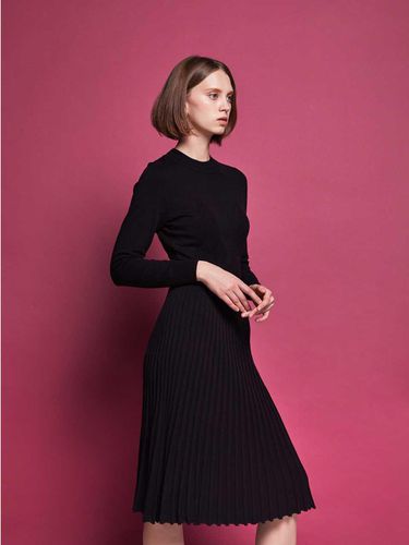 Flared Rib Knit Dress - AYIHOLIC cashmere - Modalova